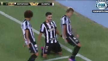 Verdugo de Colo Colo anotó de chilena en triunfo de Botafogo