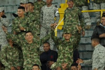 Soldados del Ejército también disfrutaron del partidazo entre Millonarios y Junior