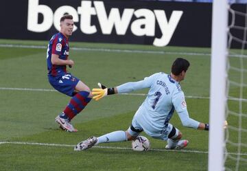 Real Madrid keeper Thibaut Courtois in action against Levante. The Belgian shot stopper made several important saves in the 2-0 win.