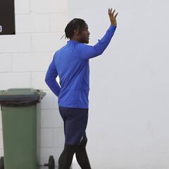 La salida de Batshuayi al Mónaco está "bloqueada" por el Chelsea