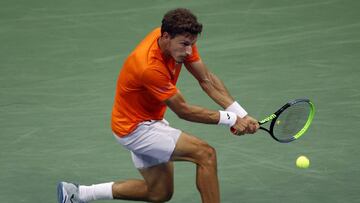 Carreño ejecuta un revés en el US Open.