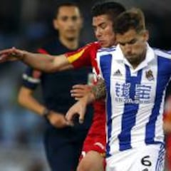 Iñigo Martínez renueva con la Real Sociedad hasta 2021