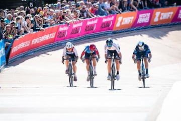 Sandra Alonso, en su llegada al velódromo de Roubaix en 10ª posición