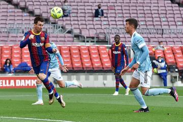 1-0. Leo Messi marca el primer gol.