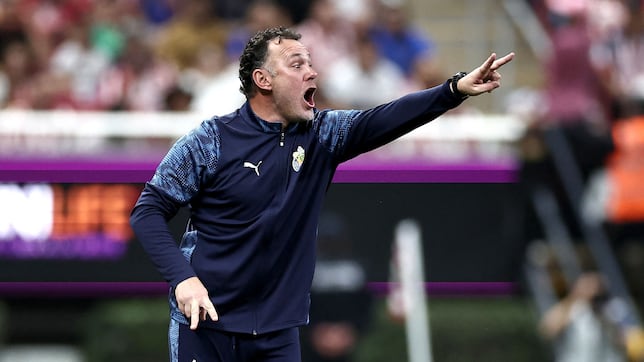 Posibles alineaciones de Tigres vs Chivas: así serán las formaciones de Milito y Guido Pizarro