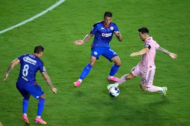 Pulisic lauds Lionel Messi: “He always creates magic on the field”