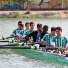 N'Diaye muestra sus dotes con el remo; a Tarek le costó algo más