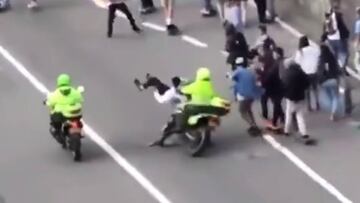 La policía atropella a dos skaters durante el Go Skateboarding Day en Colombia