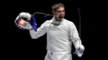 MOSCOW, RUSSIA - MAY 25, 2019: Eli Dershwitz of the USA wins the men&#039;s individual quarterfinal match against South Korea&#039;s Kim Jung-hwan at the 2019 Moscow Sabre Grand Prix international fencing tournament at CSKA Arena. Sergei Bobylev/TASS (Photo by Sergei BobylevTASS via Getty Images)