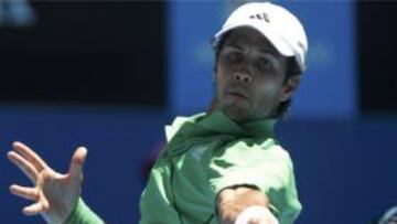 INCÓMODO DEBUT. Fernando Verdasco sufrió más de los esperado para superar al local Carsten Ball, por 6-7 (4), 7-6 (1), 7-5 y 6-2.
