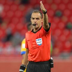 Así es Esteban Ostojich, el árbitro del Colombia - Perú de Copa América