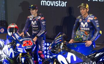 Valentino y Maverick presentan sus Yamaha para 2018