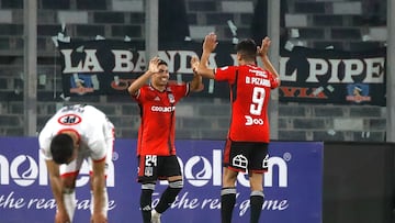 Futbol, Colo Colo vs Union La Calera.
Cuartos de Final, Copa Chile 2023.
El jugador de Colo Colo Jordhy Thompson, centro, celebra su gol contra Union La Calera durante el partido de Copa Chile disputado en el estadio Monumental en Santiago, Chile.
04/07/2023
Jonnathan Oyarzun/Photosport
Football, Colo Colo vs Union La Calera.
Quarter finals, 2023 Copa Chile.
Colo Colo's player Jordhy Thompson, center, celebrates his goal against Union La Calera during the Copa Chile match at the Monumental stadium in Santiago, Chile.
04/07/2023
Jonnathan Oyarzun/Photosport
