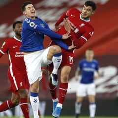 Asistencia de James en triunfo de Everton ante Liverpool en Anfield