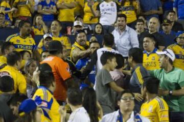 Los ánimos en la tribuna se encendieron, a pesar de ser del mismo equipo.