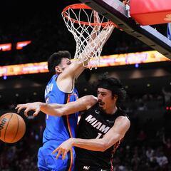 Chet Holmgren se lleva el duelo de novatos frente a Jaime Jáquez Jr.