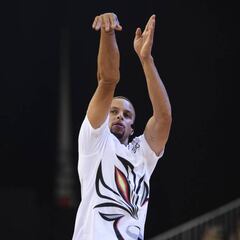 ¿LeBron, el héroe y los Warriors, los villanos? Curry se "ríe"...