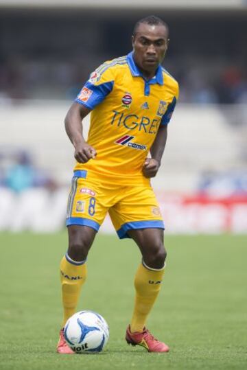 El ecuatoriano Joffre Guerrón, campeón con Tigres el pasado domingo, es el principal refuerzo de Cruz Azul. 