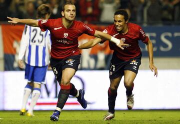 Estuvo cedido en el Osasuna en la temporada 2006-2007. Canterano del Real Madrid, jugó en el equipo blanco (alternando filial y primer equipo) entre 2001 y 2008.