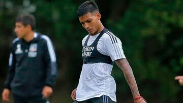 El ‘zaguero-goleador’ que Quinteros no ve: ¡qué doblete!