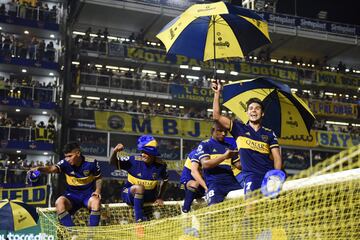 Boca es el nuevo campeón de la Superliga con un punto de diferencia sobre River Plate, equipo que empató ante Atlético Tucumán.