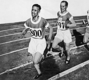 Tres atletas que destacaron en los juegos de 1924, el finlandés Paavo Nurmi logró cinco oros en las competiciones de fondo y su compatriota Ritola tampoco pasó desapercibido, con cuatro oros y dos platas. El también filandes Albin Stenroos ya con 35 años cumplidos, disputó la prueba de maratón en la que a partir del kilómetro 19 se escapó definitivamente, yéndose en solitario y ampliando cada vez más su ventaja. Finalmente ganó la prueba con 2h 41:22.2