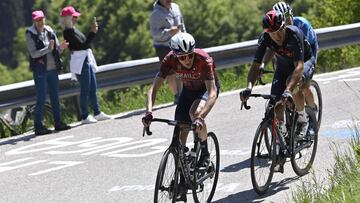 Martin, Moscon y Pedrero, en fuga del Giro de Italia.