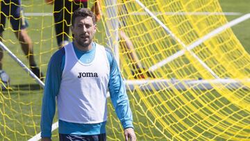 Daniele Bonera durante una sesi&oacute;n de entrenamiento.