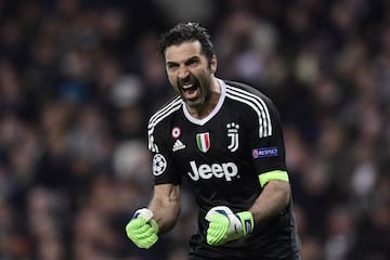 En la extensa carrera de Gigi Buffon, la Champions League es de los pocos trofeos que se le resiste. El meta italiano ha disputado varias finales (la última contra el Real Madrid en la temporada 16/17) y en todas ha salido con derrota. El final de su carrera se acerca y le quedan pocas oportunidades.
