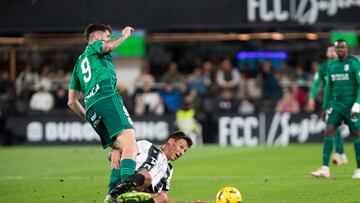 Musto, ante el Burgos CF.