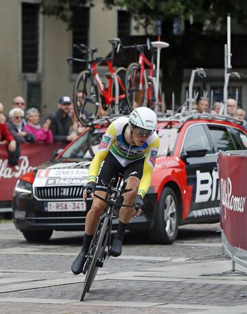 Rohan Dennis, ganador de la etapa.