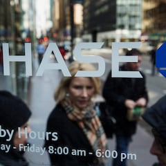 Chase Bank ‘glitch’: Can I go to jail if I deposit a fake check at an ATM to cash more money than I have?