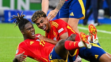 Nico Williams y Lamine Yamal celebran el triunfo de España en la Eurocopa.