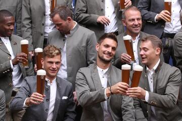  Joshua Kimmich, Sven Ulreich y Manuel Neuer