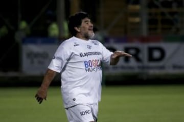 Así jugó Diego Maradona en el estadio de Techo