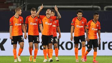 GELSENKIRCHEN, GERMANY - AUGUST 11: Alan Patrick of Shakhtar Donetsk celebrates after scoring his sides third goal during the UEFA Europa League Quarter Final between Shakhtar Donetsk and FC Basel at Veltins-Arena on August 11, 2020 in Gelsenkirchen, Germ