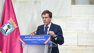 El alcalde de Madrid, José Luis Martínez-Almeida, interviene en el Acto Institucional del Ayuntamiento con motivo del Día de la Constitución, en los jardines de la Transición Española, a 5 de diciembre de 2023, en Madrid (España). Este acto ha sido organizado por el Ayuntamiento de Madrid con motivo del Día de la Constitución, que se celebra mañana, 6 de diciembre. Durante el encuentro, intervienen  alumnos de 6° de primaria del Colegio Ramiro de Maeztu.
05 DICIEMBRE 2023;CONSTITUCIÓN;PRIMARIA;EDUCACIÓN;COLEGIO;ACTO;CONMEMORACIÓN;45 ANIVERSARIO
Gustavo Valiente / Europa Press
05/12/2023