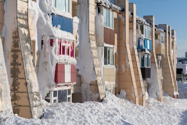 Muchas personas quedaron atrapadas en sus casas y tuvieron que cavar túneles para poder salir.