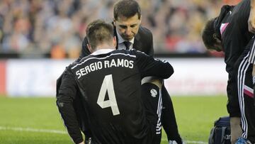 El doctor Jesús Olmo supervisa a Ramos.