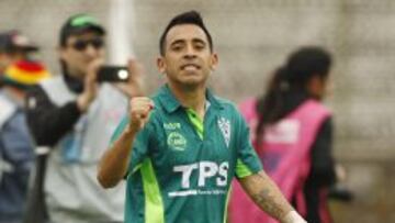 El próximo año, Luna podría formar un mediocampo de lujo en Wanderers junto a David Pizarro.