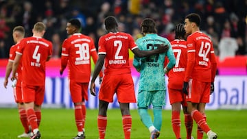 MUNICH, GERMANY - JANUARY 28: Dayot Upamecano, Yann Sommer, Jamal Musiala (L-R) reacts after the Bundesliga match between FC Bayern München and Eintracht Frankfurt at Allianz Arena on January 28, 2023 in Munich, Germany. (Photo by Markus Gilliar - GES Sportfoto/Getty Images)