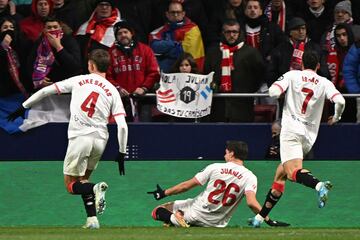 1-3. Juanlu Snchez celebra el tercer tanto.