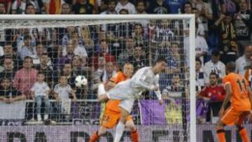 GOLAZO. El último gol de Cristiano al Valencia, el 4 de mayo, de tacón.