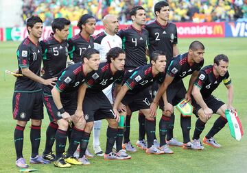 La primera vez que México vistió de negro en un Mundial causó revuelo entre sus seguidores. La selección azteca Inauguró el mundial ante los locales con dicha equipación, única ocasión que la usó durante el certamen. Dicha casaca ha sido la playera de visitante más vendida en la historia de la selección.