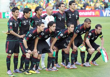 La primera vez que México vistió de negro en un Mundial causó revuelo entre sus seguidores. La selección azteca Inauguró el mundial ante los locales con dicha equipación, única ocasión que la usó durante el certamen. Dicha casaca ha sido la playera de visitante más vendida en la historia de la selección.