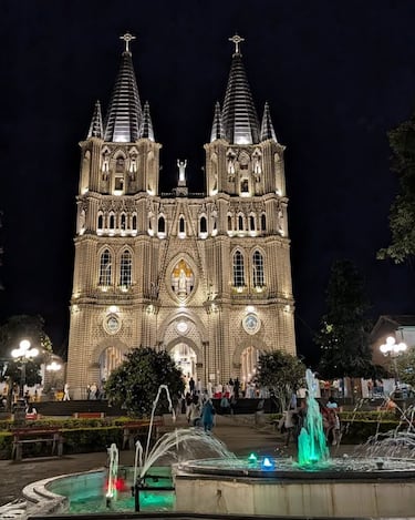 Es uno de los pueblos más bonitos de Antioquía, pero esta característica hace que muchos se piensen cuándo visitarlo