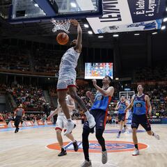 El Manresa borra de la pista al Leyma Coruña