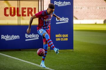 Presentación de Aubameyang como nuevo jugador del Fútbol Club Barcelona. 
