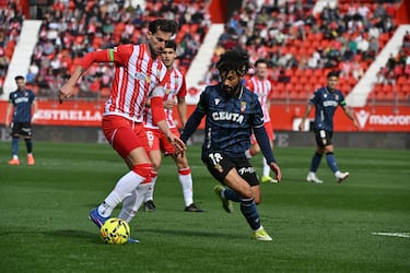 La pegada del Almería bloquea al Ceuta y fortalece el alambre de Rubi