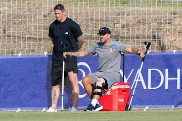 Torres y Simeone, en Los Ángeles de San Rafael.  